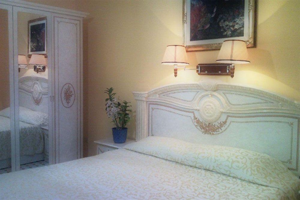 Hotel Cavour Sorrente Extérieur photo